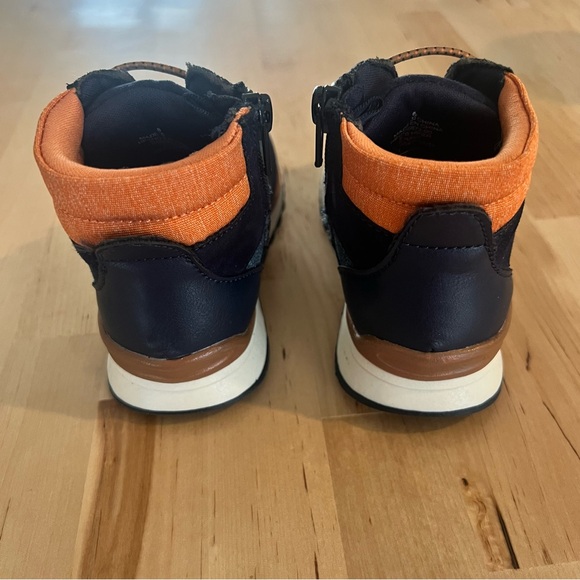 🔆 Bundle items 6 for $30 NWOT Old Navy Hiker Style Shoes - Picture 4 of 8